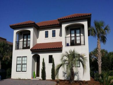 Mediterranean Style Destin Home 1 block from beach